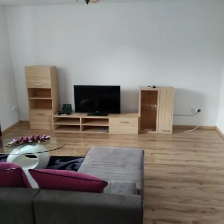 בית נופש Apartman Karolina *